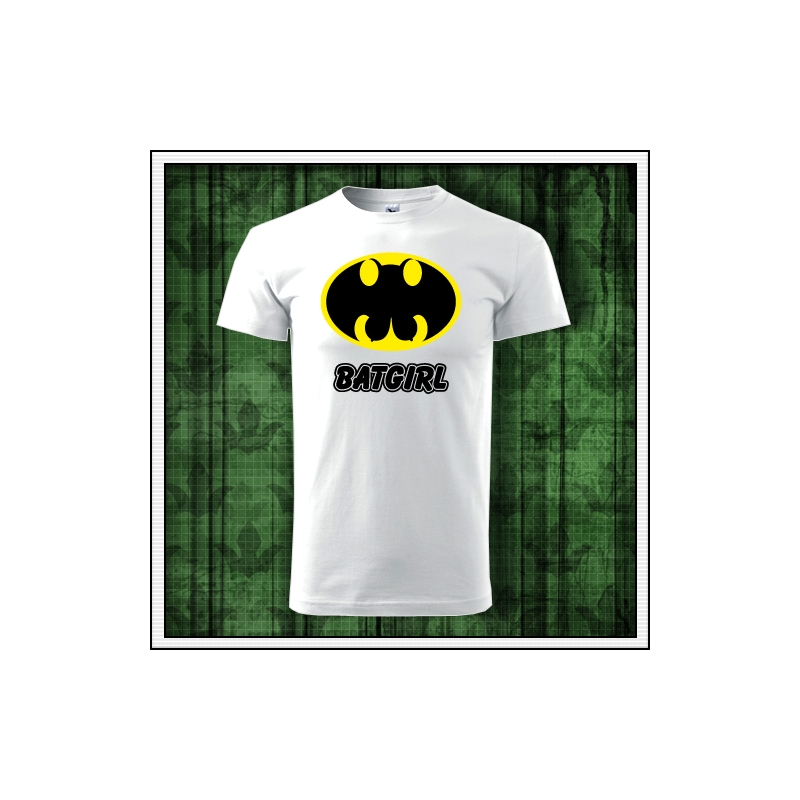 Vtipné tričko s potlačou Batgirl, vtipné tričká paródie, vtipné darčeky, humorné tričká, srandovné tričká, smiešne tričká.
